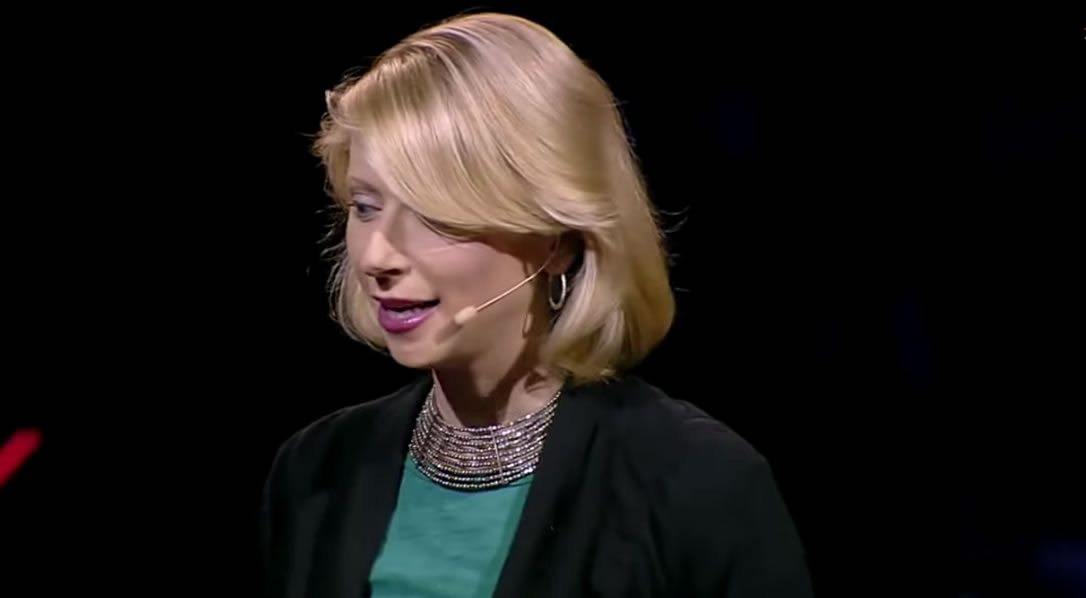 Featured image for “Amy Cuddy shows how power posing can affect our brains.”
